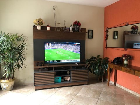 Communal lounge/ TV room, TV and multimedia