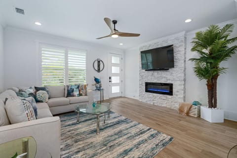 Tipsy Turtle l Heated Pool l Walk to Beach House in Butler Beach