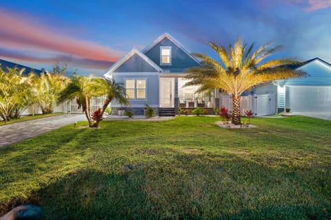 Tipsy Turtle l Heated Pool l Walk to Beach House in Butler Beach