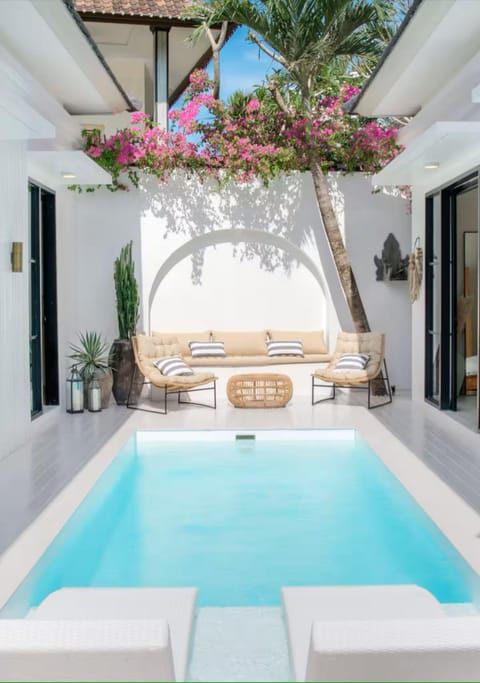 Swimming pool, internet, sunbed