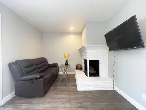 Spacious 5B 2 5ba House 4 Free Driveway parking House in San Francisco