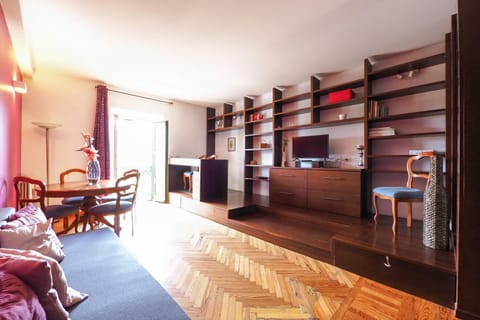TV and multimedia, Living room, Seating area