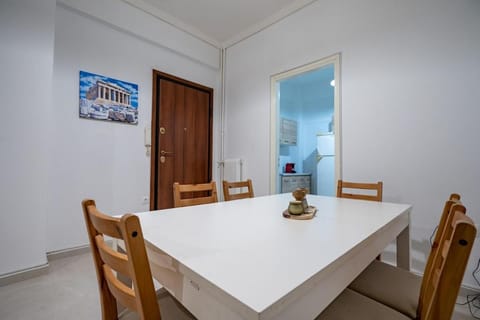 Phoebe 3BR apartment in Neos Kosmos by ΜΡS Apartment in Kallithea