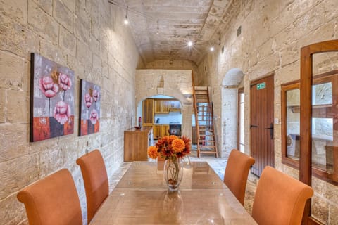 New to the market - Unique house with pool by SF Homes Apartment in Malta