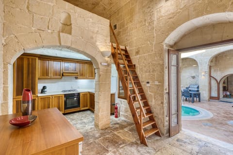 New to the market - Unique house with pool by SF Homes Apartment in Malta