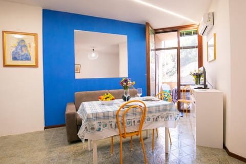 Balcony/Terrace, Living room, Dining area, air conditioner