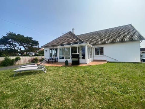 Grande Maison familiale 50m de la plage - Le nid d'Asnelles House in Normandy