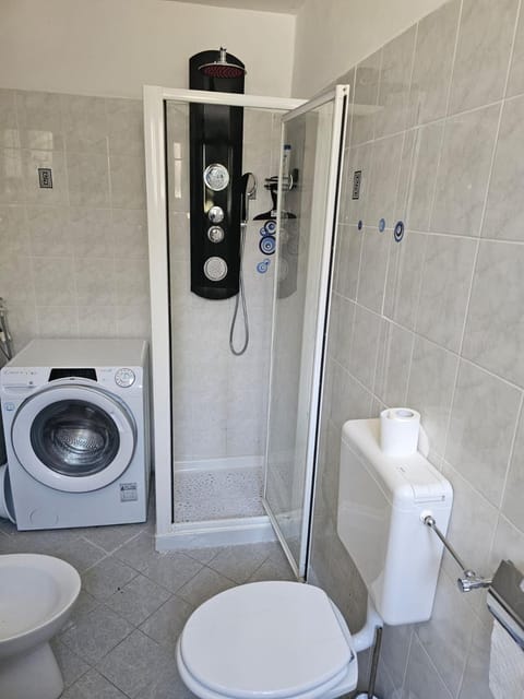 Shower, Toilet, Bathroom, bidet, washing machine