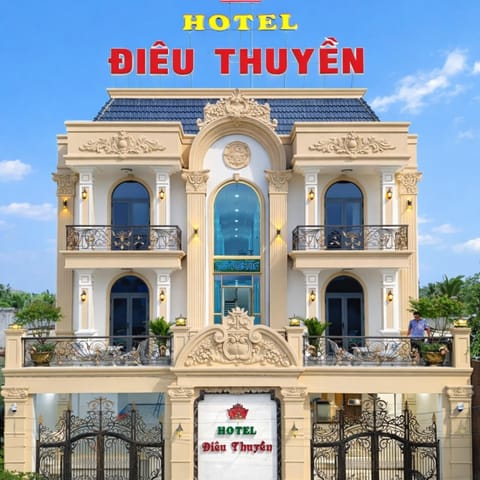 Property building, Day