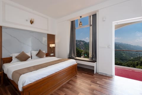 Bed, Photo of the whole room, Bedroom, Mountain view
