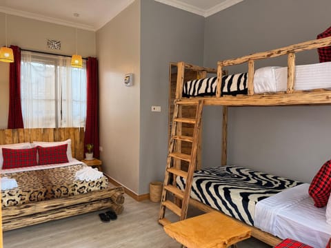 Bed, Photo of the whole room, Bedroom, bunk bed, towels