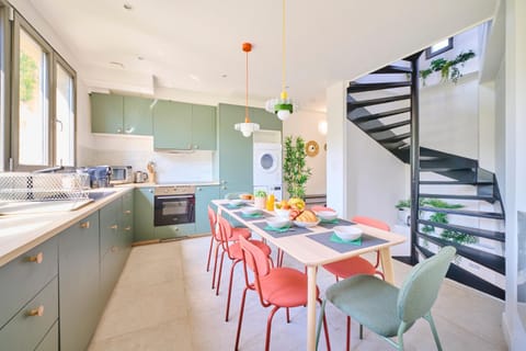 Dining area, dishwasher, oven, stove, kitchen