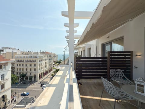 Day, Neighbourhood, View (from property/room), View (from property/room), Balcony/Terrace, City view, City view, Landmark view, Landmark view, Sea view, Sea view, Street view, Street view, Location