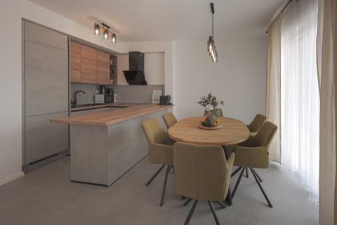 NU Sea View Apartment in Podstrana