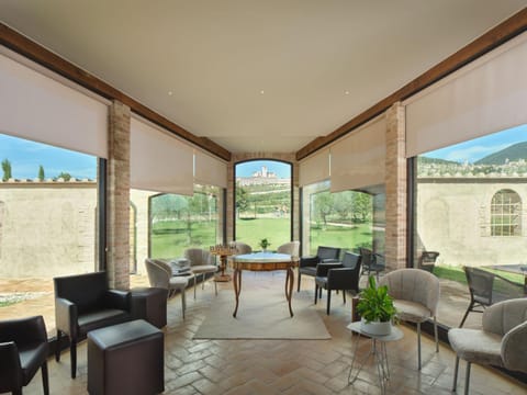 Lobby or reception, City view