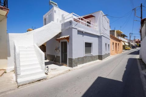 Galatas Maisonette House in Crete