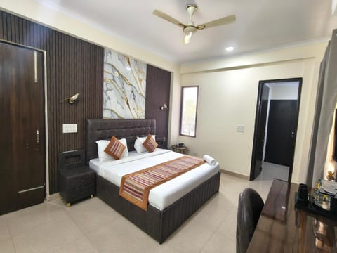 Bed, Photo of the whole room, Bedroom, air conditioner
