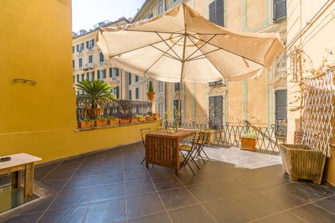 Patio, Dining area