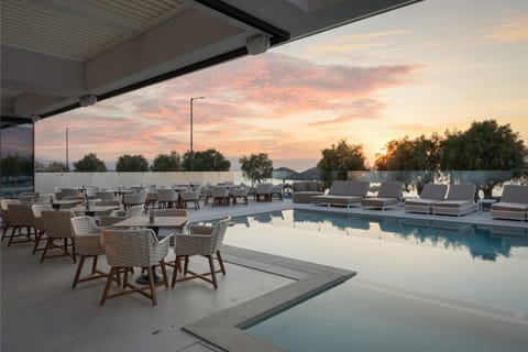 Pool view, Swimming pool, sunbed