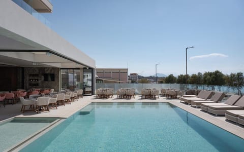 Pool view, Swimming pool, sunbed