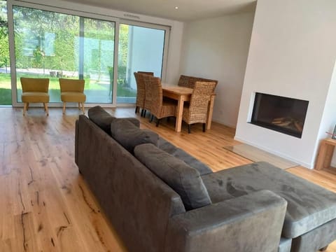 Modern house with private garden Apartment in Canton of Geneva