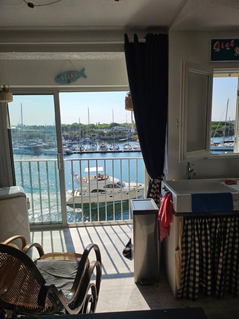View (from property/room), Balcony/Terrace, River view, Sea view