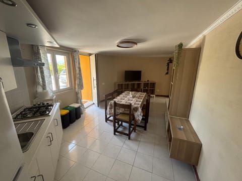 TV and multimedia, Living room, Dining area