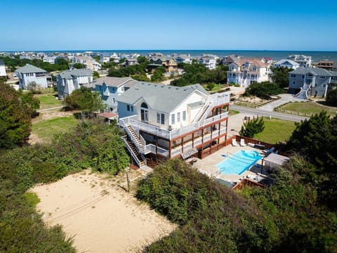 Whalehead Adventure With Ocean Views Pool Spa House in Corolla