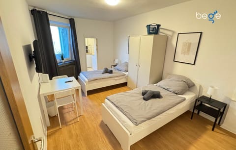 TV and multimedia, Photo of the whole room, Bedroom