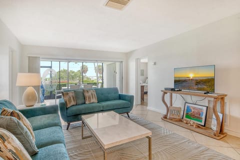 Crescent Royale Condominiums 106 House in Siesta Beach