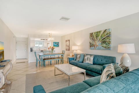 Crescent Royale Condominiums 106 House in Siesta Beach