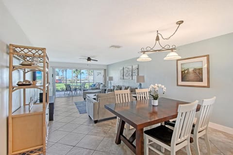 Crescent Royale Condominiums 102 House in Siesta Beach