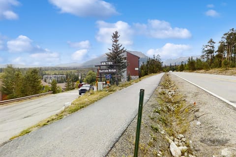 Buffalo Ridge 305E Apartment in Wildernest