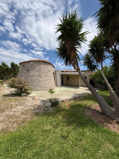 Property building, Natural landscape, Garden, Garden view