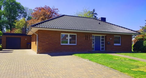Property building, Day, Parking