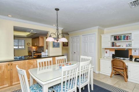 Crescent Royale Condominiums 1C House in Siesta Beach