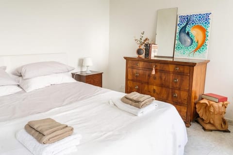 the Roman Bridge-parking-wifi-2 min from the sea Apartment in Recco