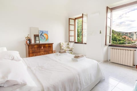 the Roman Bridge-parking-wifi-2 min from the sea Apartment in Recco