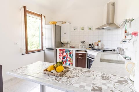 the Roman Bridge-parking-wifi-2 min from the sea Apartment in Recco