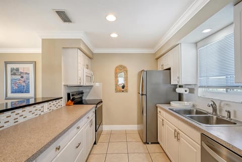 Crescent Royale Condominiums 3E House in Siesta Beach