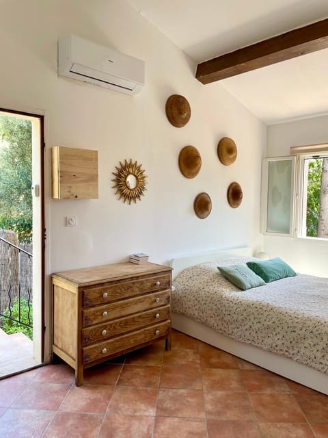 Bed, storage, air conditioner