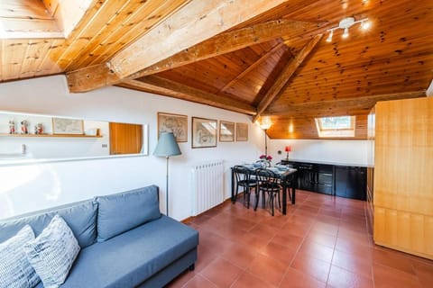 Cozy Rooftop Flat - Steps from the sea - AC and WiFi Apartment in Santa Margherita Ligure