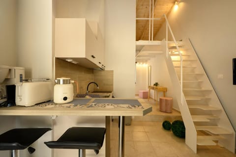 Coffee/tea facilities, Kitchen or kitchenette