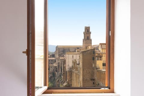 View (from property/room), City view, Landmark view