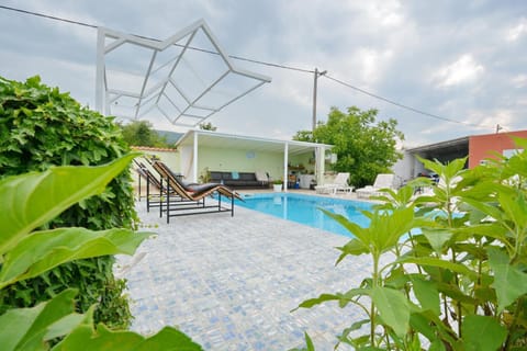 Seating area, Swimming pool