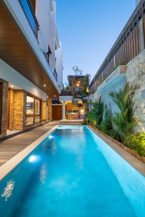 Property building, Swimming pool