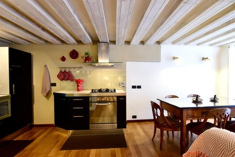 Kitchen or kitchenette, Dining area, dishwasher, oven, stove