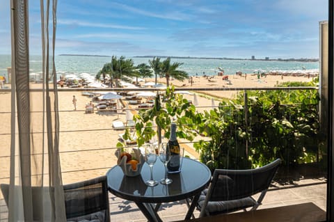 Patio, Day, View (from property/room), Balcony/Terrace, Beach, Sea view, Drinks, sunbed