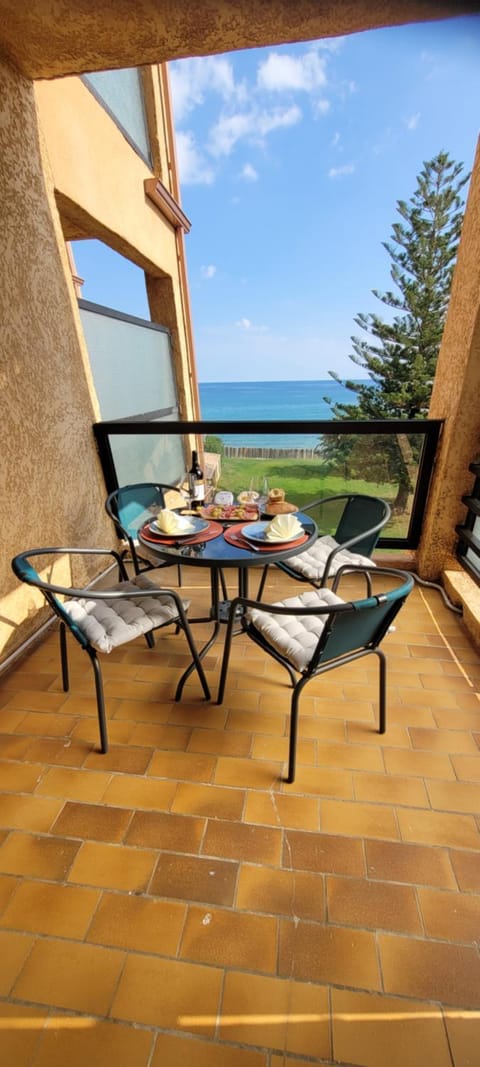Patio, Natural landscape, View (from property/room), Balcony/Terrace, Dining area, Sea view, Swimming pool
