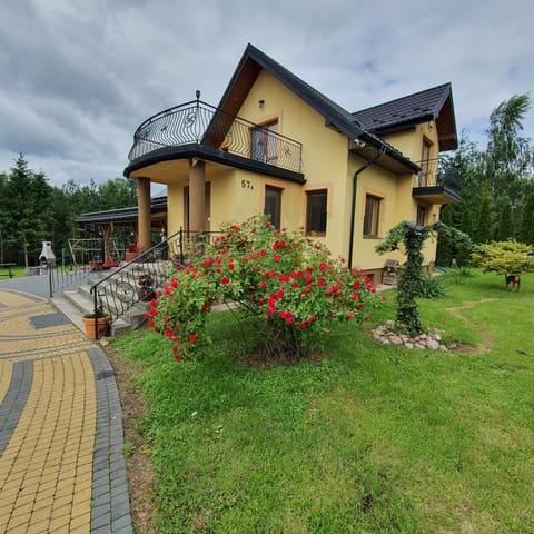Property building, Natural landscape, Garden, Garden view